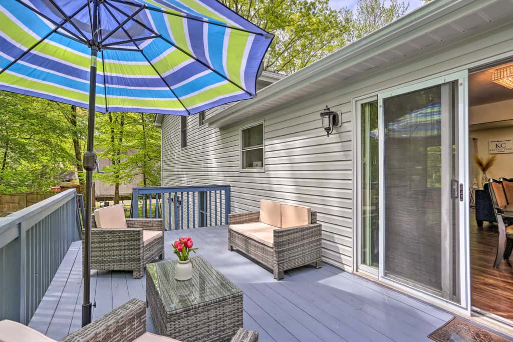 2 Game Rooms! Family Poconos Home 9 Mi to Slopes