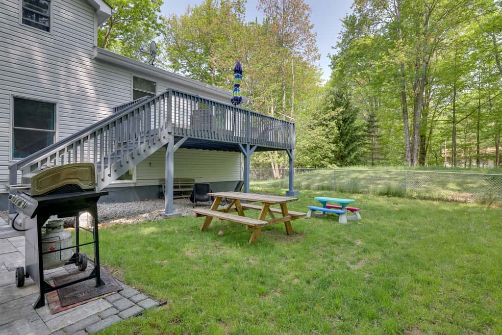 2 Game Rooms! Family Poconos Home 9 Mi to Slopes