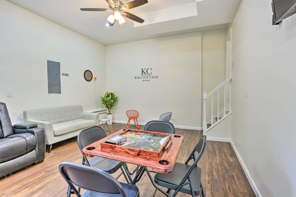2 Game Rooms! Family Poconos Home 9 Mi to Slopes