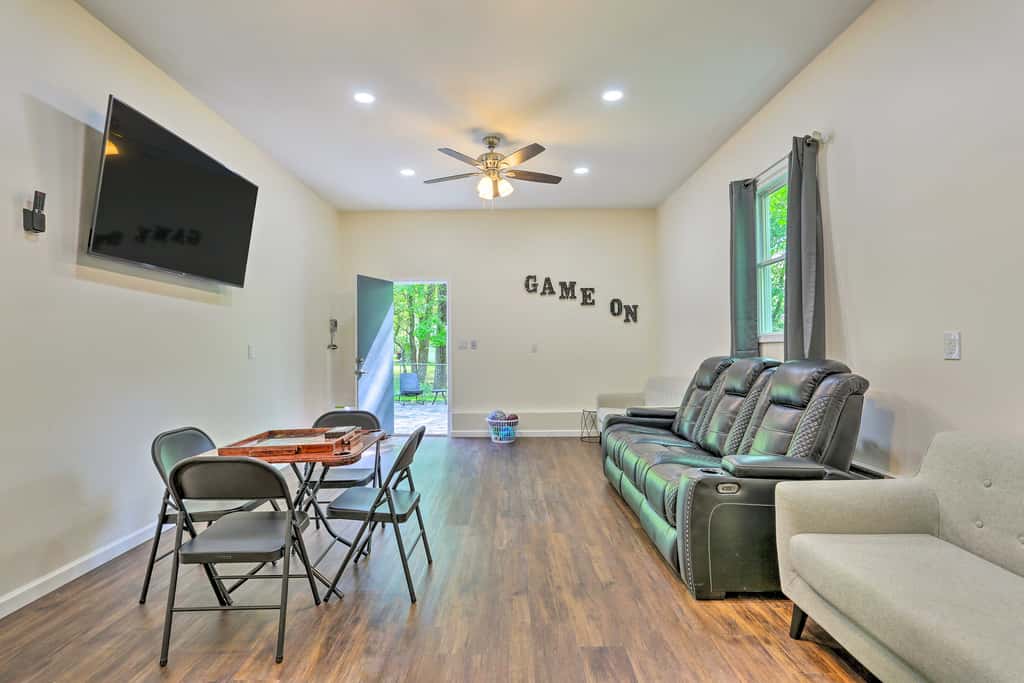 2 Game Rooms! Family Poconos Home 9 Mi to Slopes