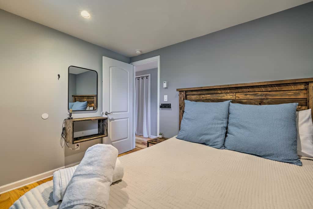 Near Lakes & Resorts: Pet-Friendly Long Pond Abode
