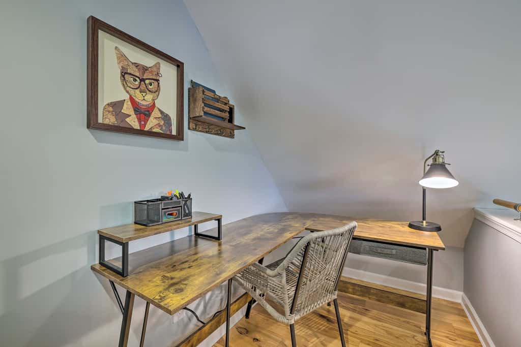 Near Lakes & Resorts: Pet-Friendly Long Pond Abode