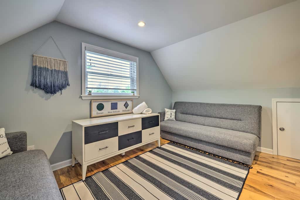 Near Lakes & Resorts: Pet-Friendly Long Pond Abode