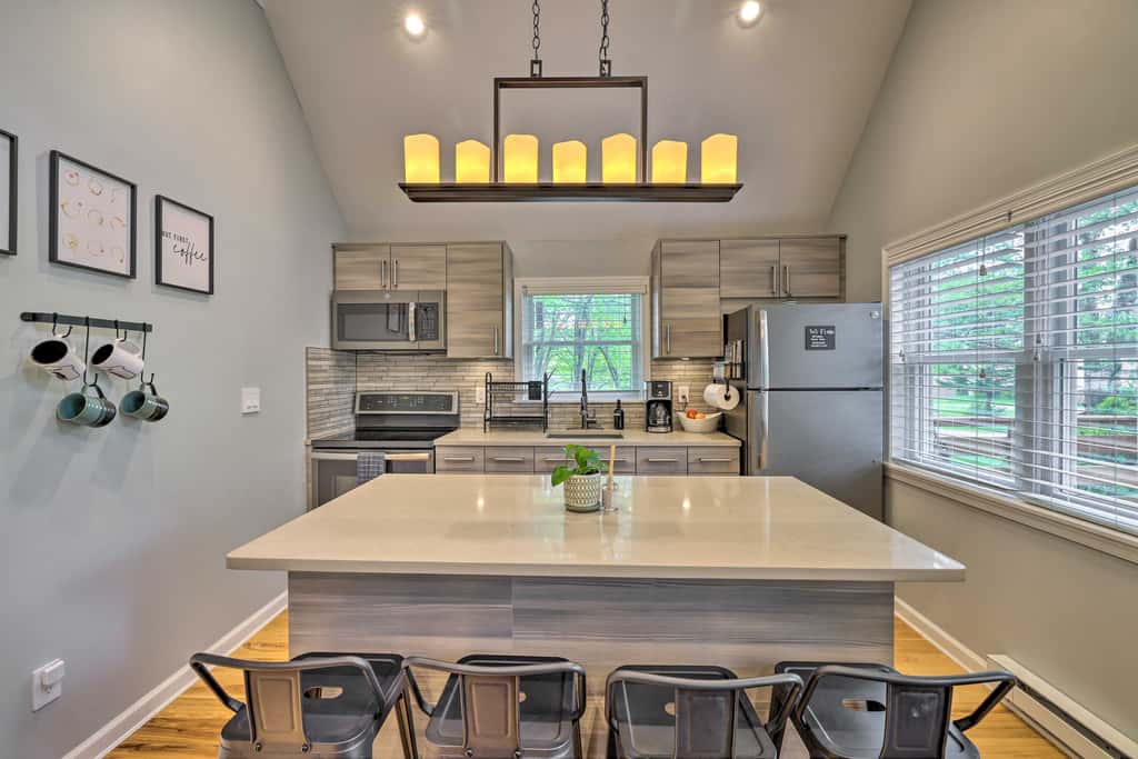 Near Lakes & Resorts: Pet-Friendly Long Pond Abode