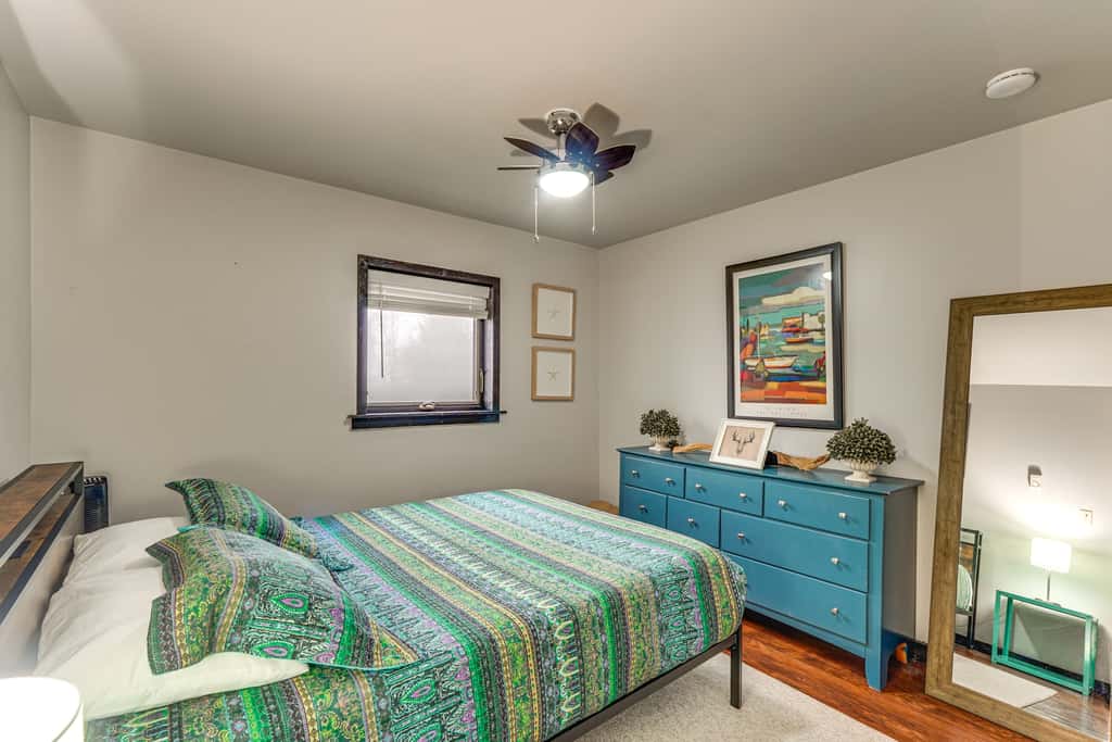Mtn-View Gem w/ Deck & Hot Tub in Tannersville