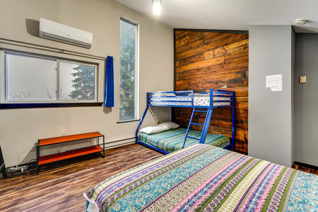 Mtn-View Gem w/ Deck & Hot Tub in Tannersville