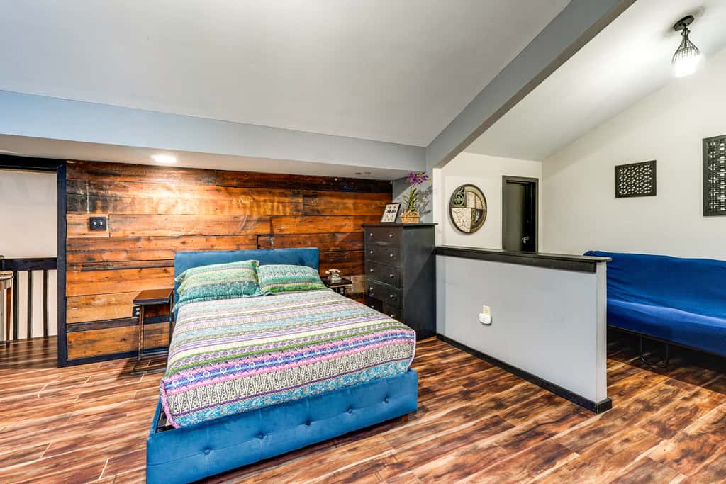 Mtn-View Gem w/ Deck & Hot Tub in Tannersville