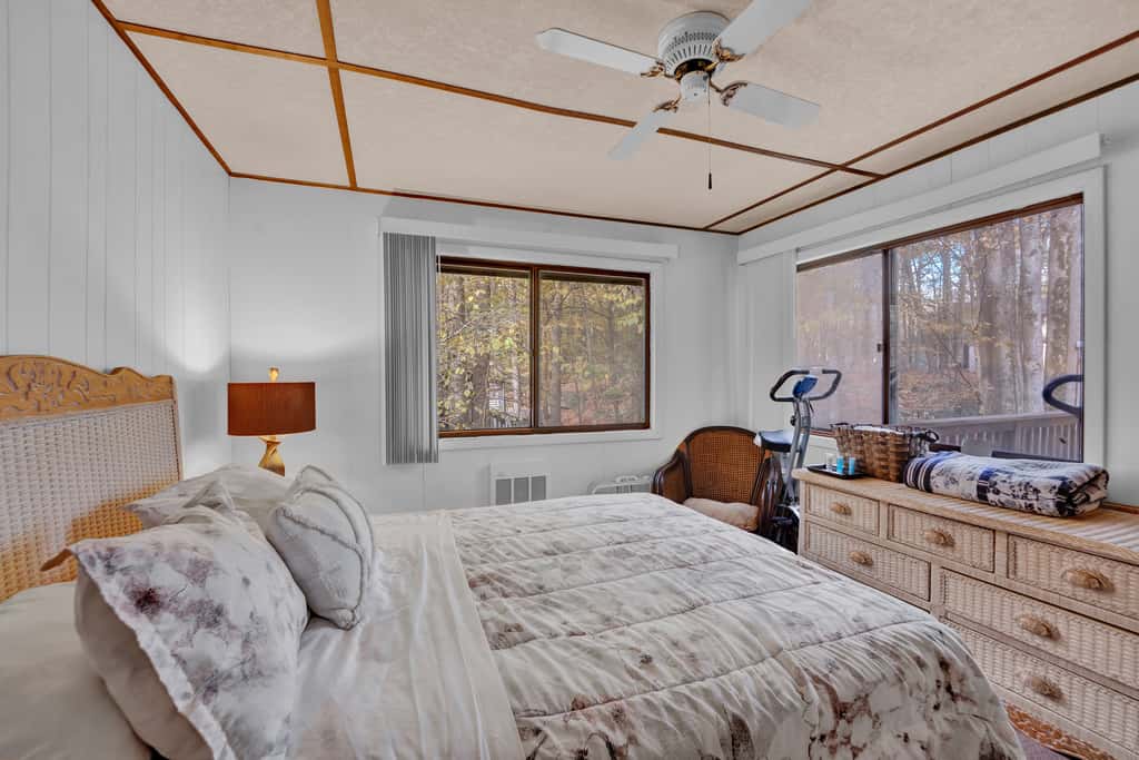 Poconos Retreat w/ Pool and Lake Access