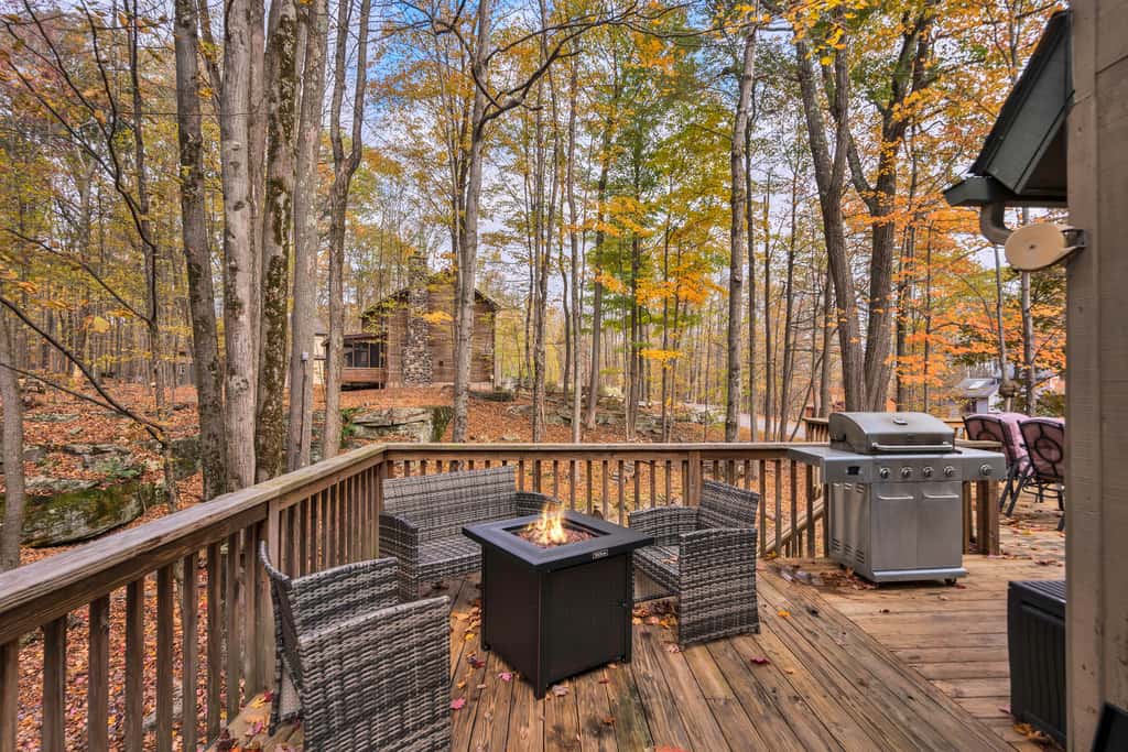 Poconos Retreat w/ Pool and Lake Access