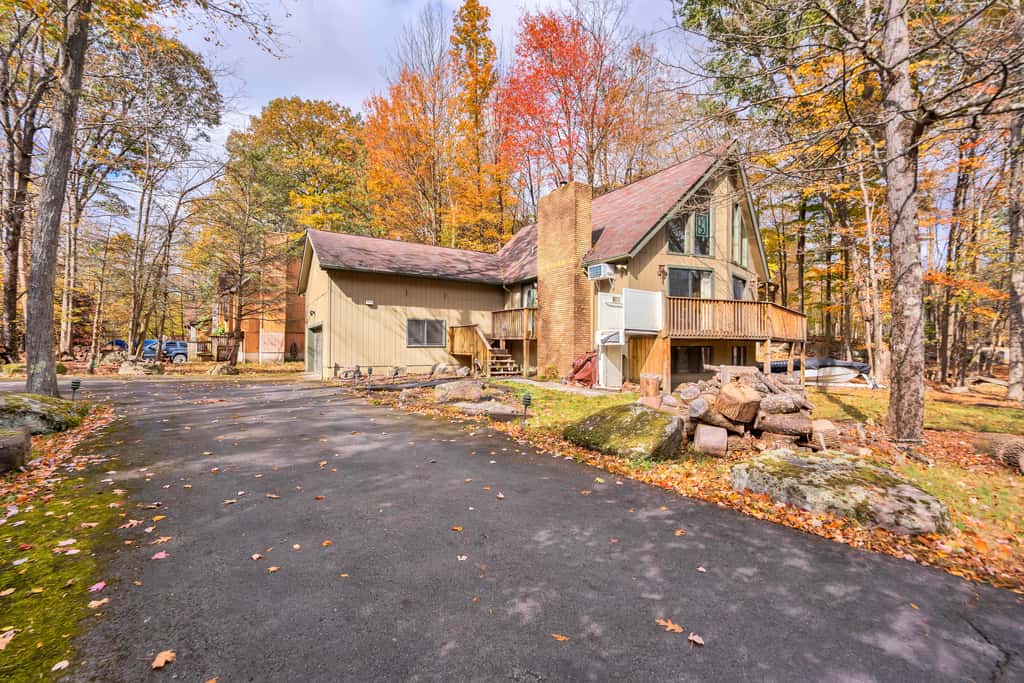 Poconos Retreat w/ Pool and Lake Access
