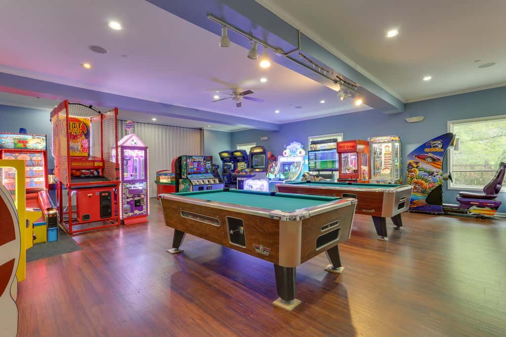 Poconos Retreat w/ Pool and Lake Access