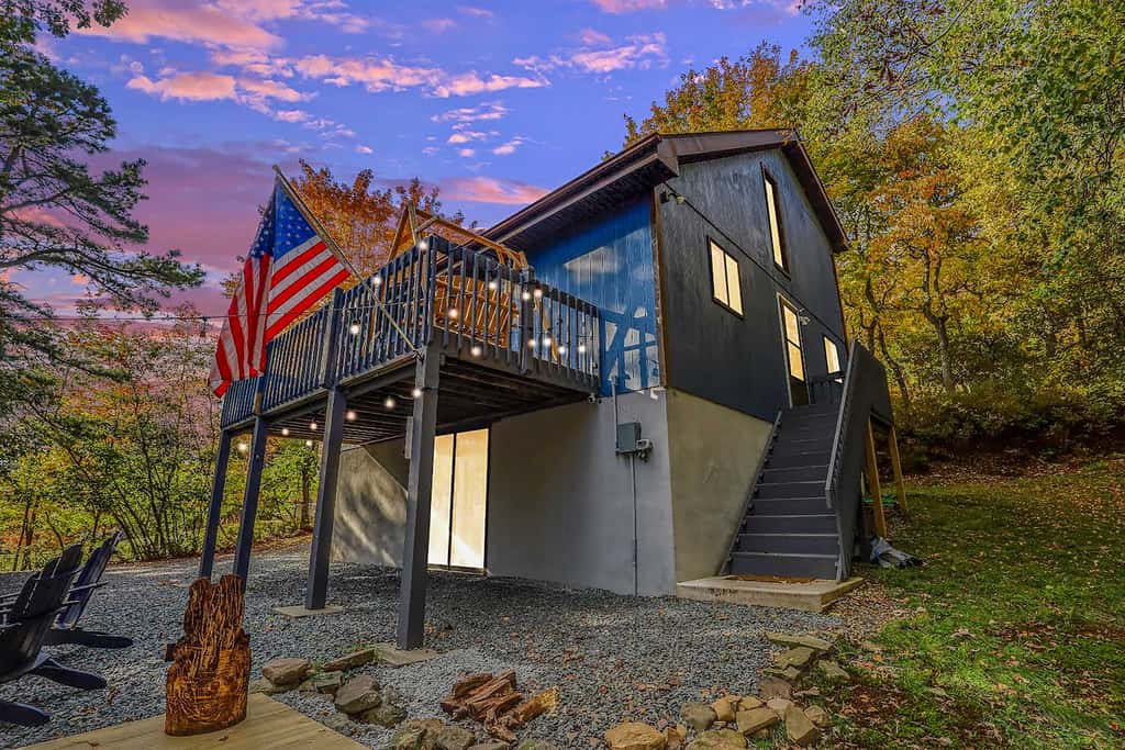 Hot Tub, Fire Pit & Barrel Sauna: Poconos Abode