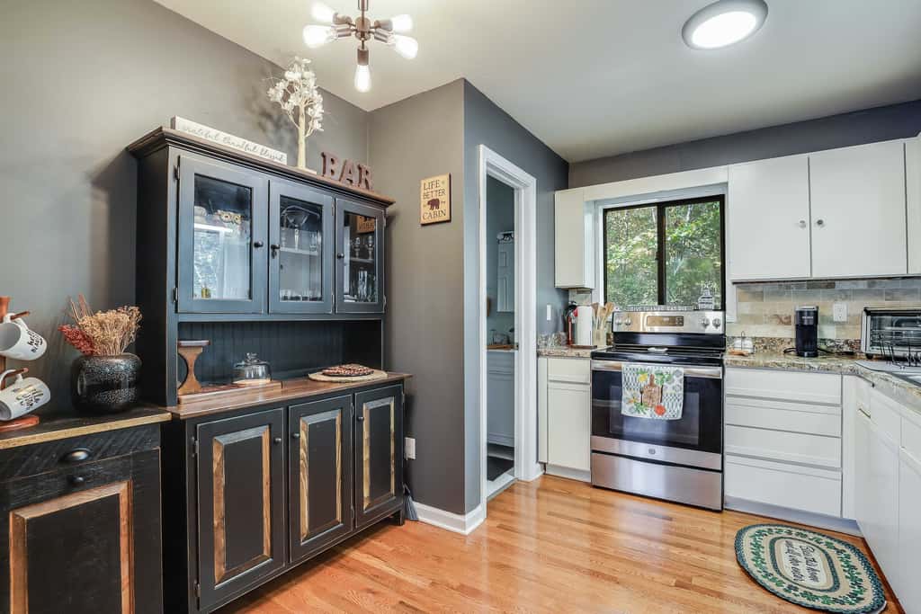 Hot Tub, Fire Pit & Barrel Sauna: Poconos Abode