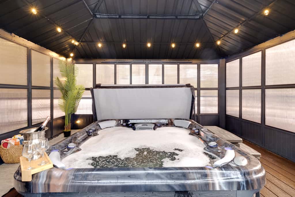 Hot Tub & Deck: Gorgeous Retreat in Pocono Summit!