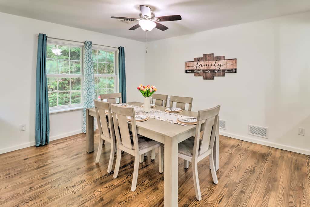 Hot Tub & Deck: Gorgeous Retreat in Pocono Summit!