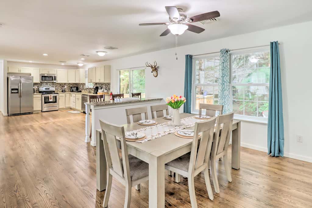Hot Tub & Deck: Gorgeous Retreat in Pocono Summit!