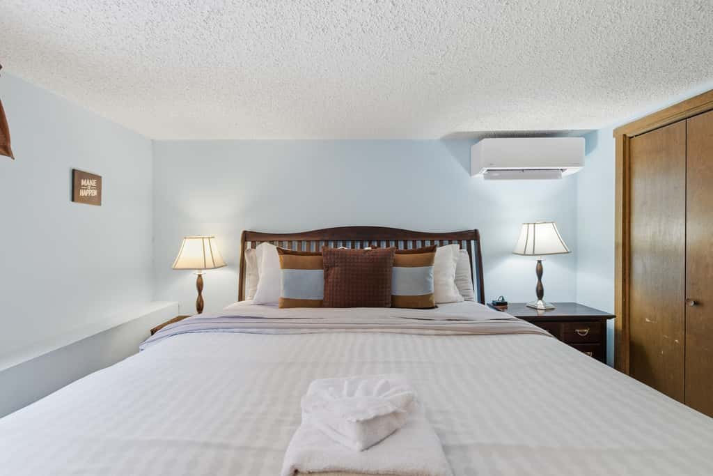 Cozy Camelback, Pocono Retreat w/ Mountain Views!