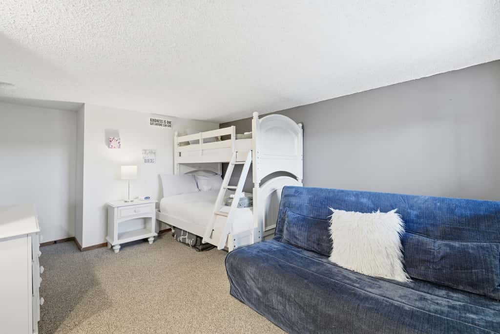 Cozy Camelback, Pocono Retreat w/ Mountain Views!
