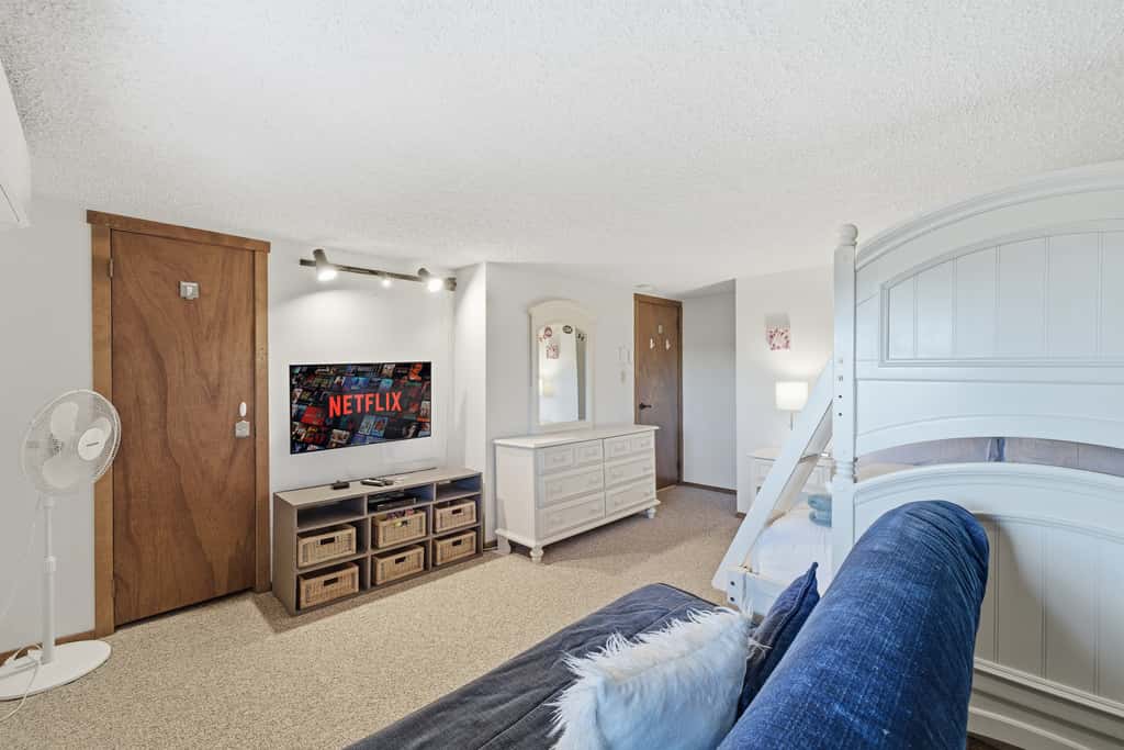 Cozy Camelback, Pocono Retreat w/ Mountain Views!