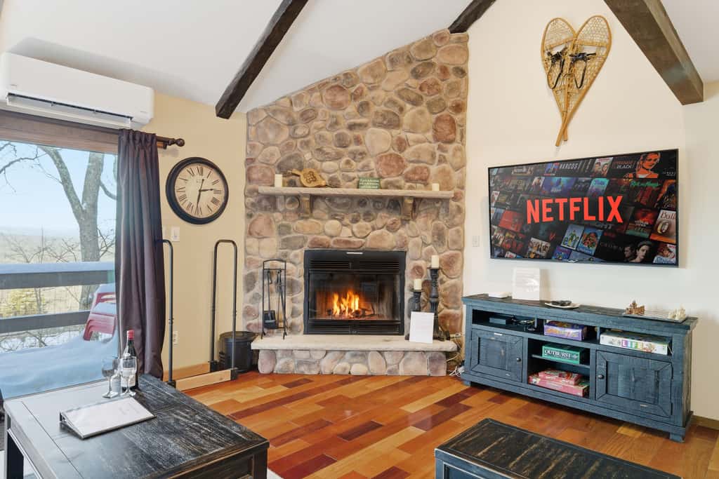Cozy Camelback, Pocono Retreat w/ Mountain Views!
