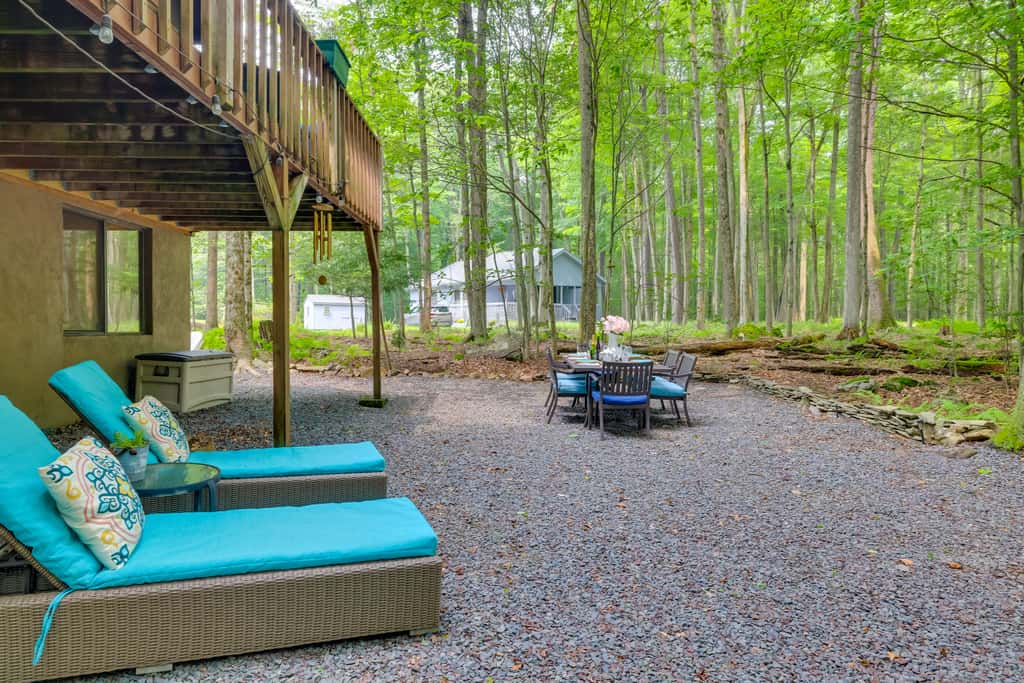 Fire Pit & Grill: 'Woodside Nest' in Pocono Lake!