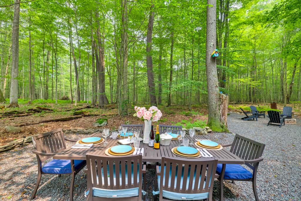 Fire Pit & Grill: 'Woodside Nest' in Pocono Lake!