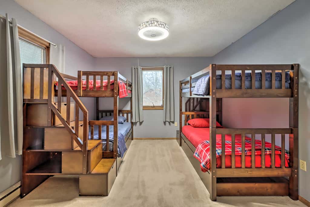 Near Big Boulder Mtn: Cabin w/ Furnished Deck