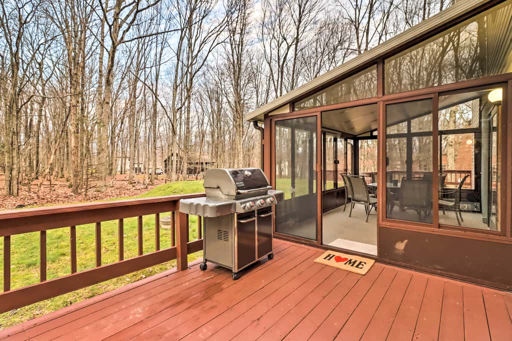 Near Big Boulder Mtn: Cabin w/ Furnished Deck