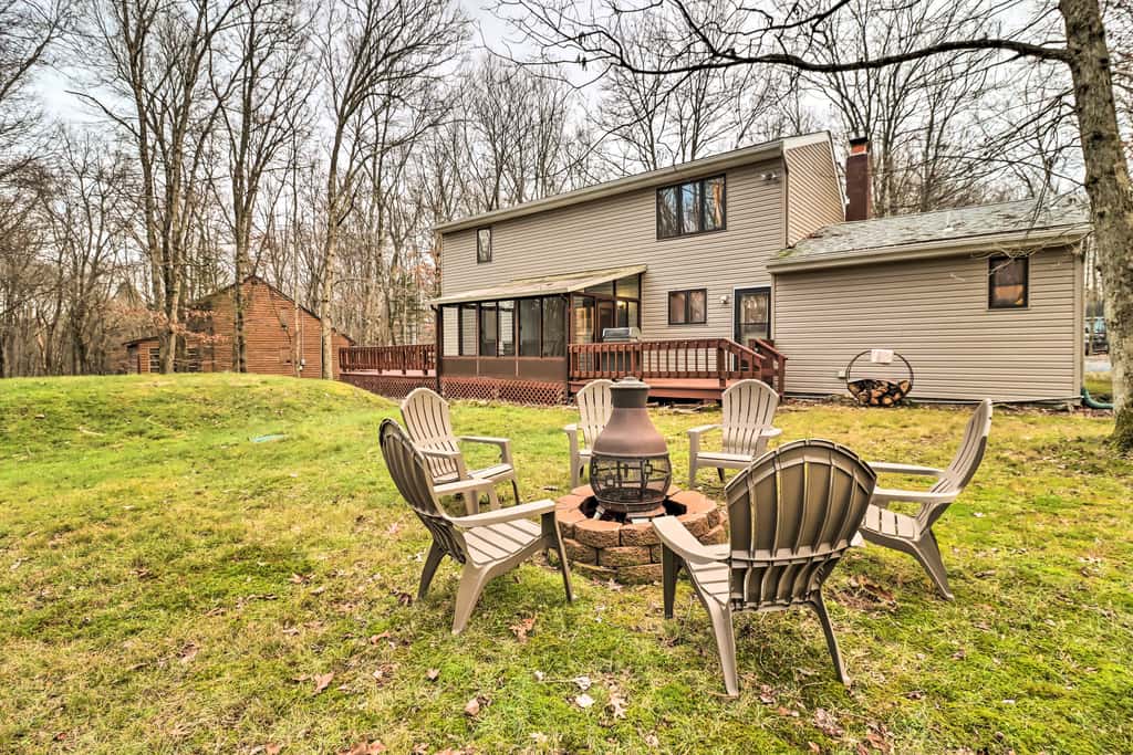 Near Big Boulder Mtn: Cabin w/ Furnished Deck