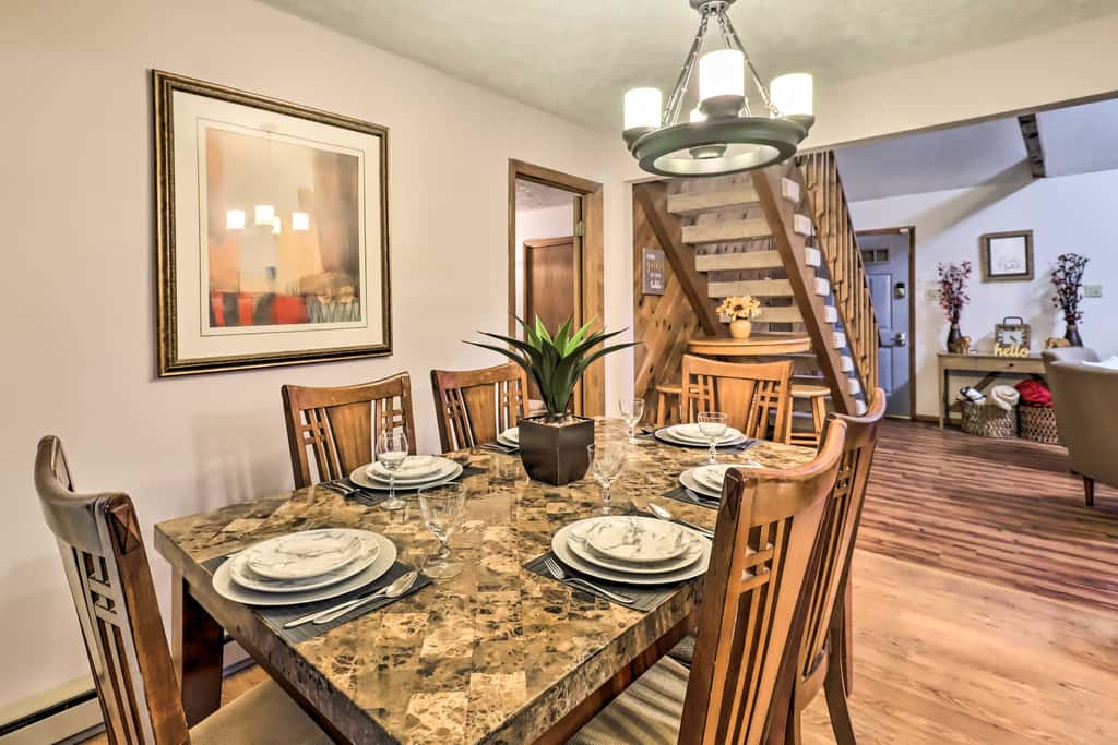 Near Big Boulder Mtn: Cabin w/ Furnished Deck