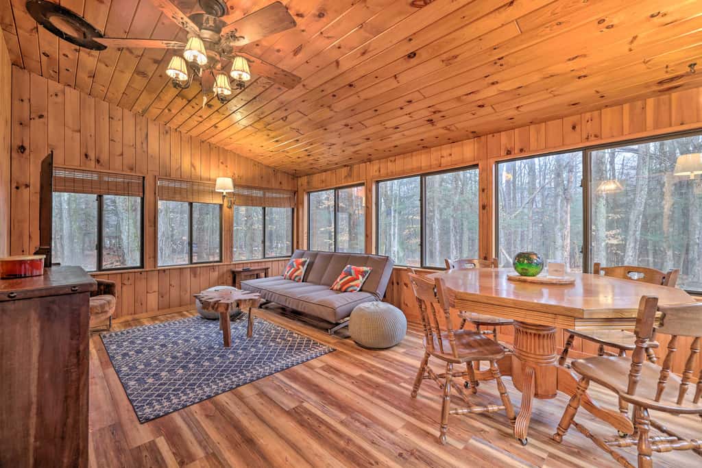 Peaceful Wooded Retreat at Lake Wallenpaupack!