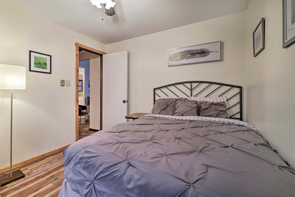 Peaceful Wooded Retreat at Lake Wallenpaupack!
