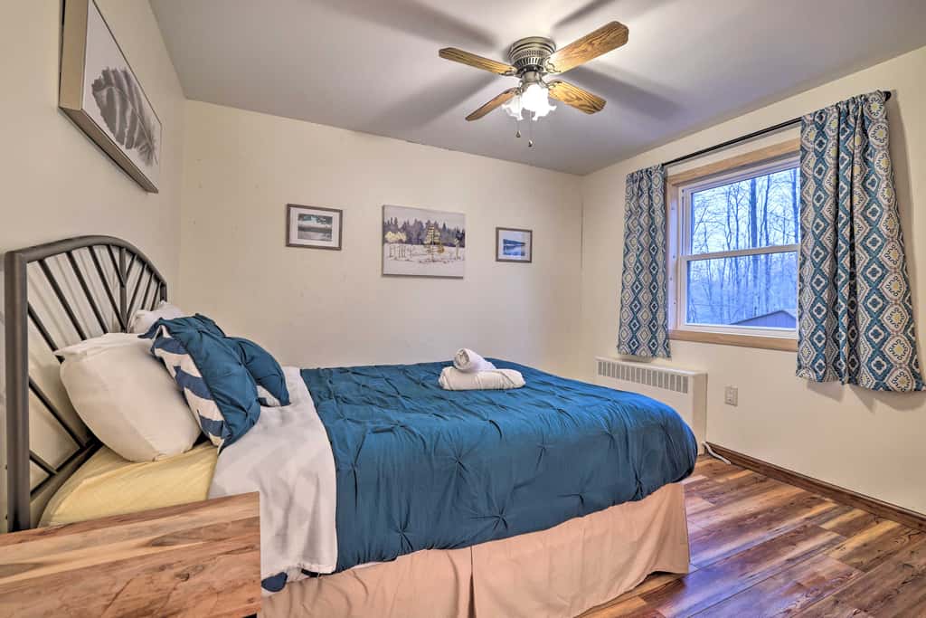 Peaceful Wooded Retreat at Lake Wallenpaupack!