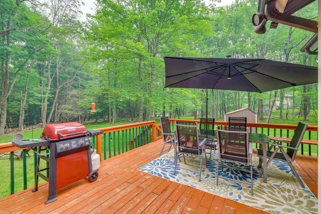 Peaceful Wooded Retreat at Lake Wallenpaupack!