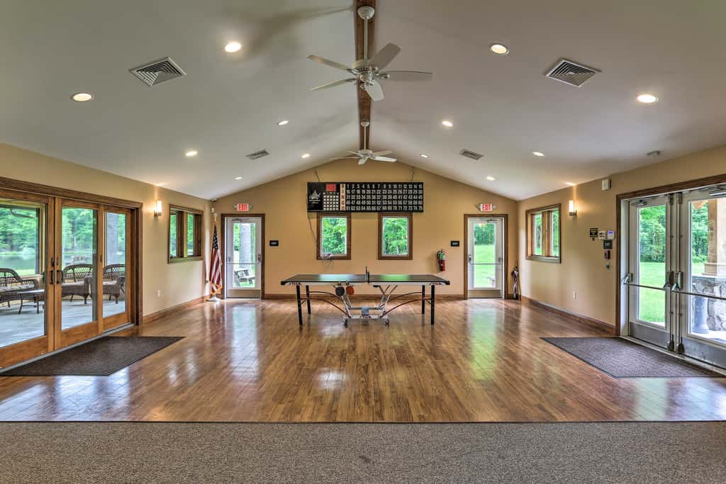 Peaceful Wooded Retreat at Lake Wallenpaupack!