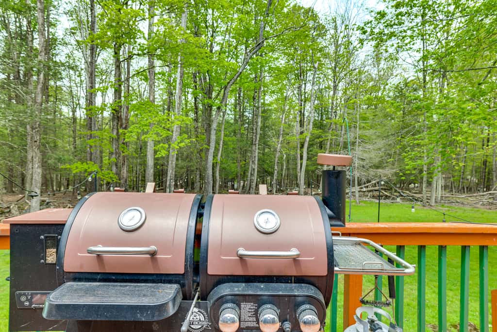 Peaceful Wooded Retreat at Lake Wallenpaupack!