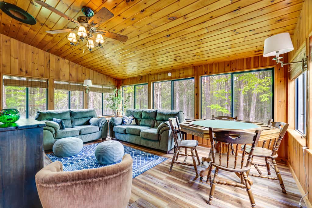 Peaceful Wooded Retreat at Lake Wallenpaupack!