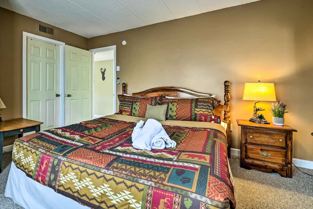Steps to Shore: Scenic Big Boulder Lake Condo!