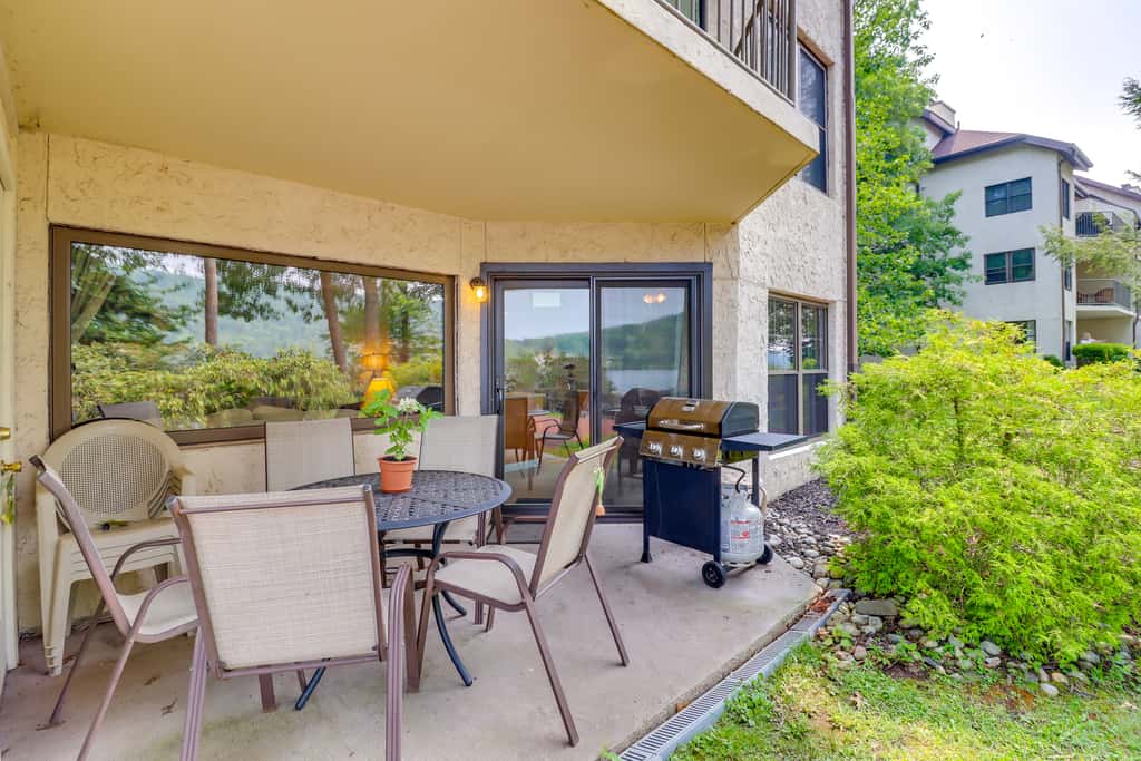 Steps to Shore: Scenic Big Boulder Lake Condo!