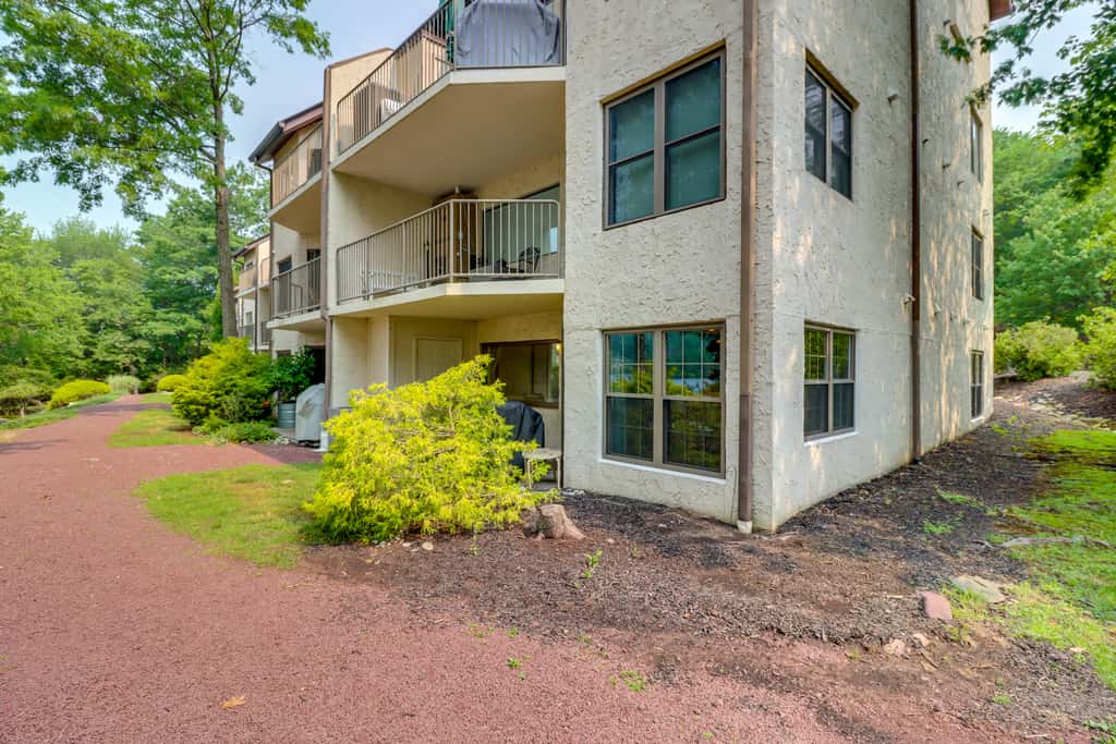 Steps to Shore: Scenic Big Boulder Lake Condo!