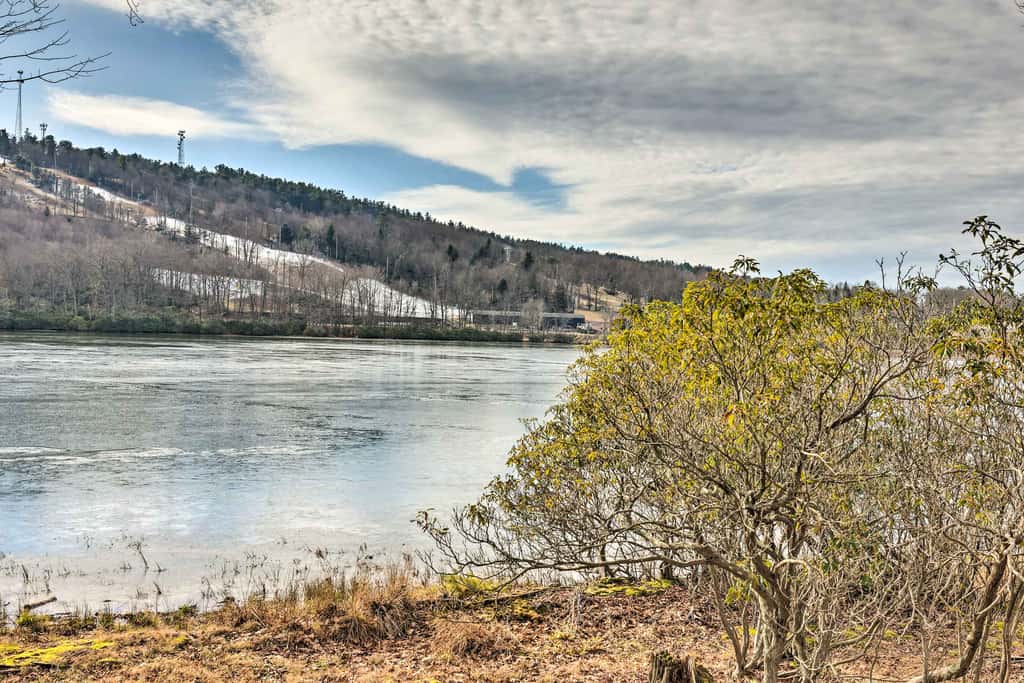 Steps to Shore: Scenic Big Boulder Lake Condo!