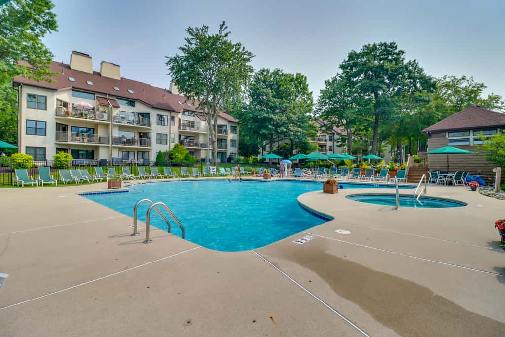 Steps to Shore: Scenic Big Boulder Lake Condo!