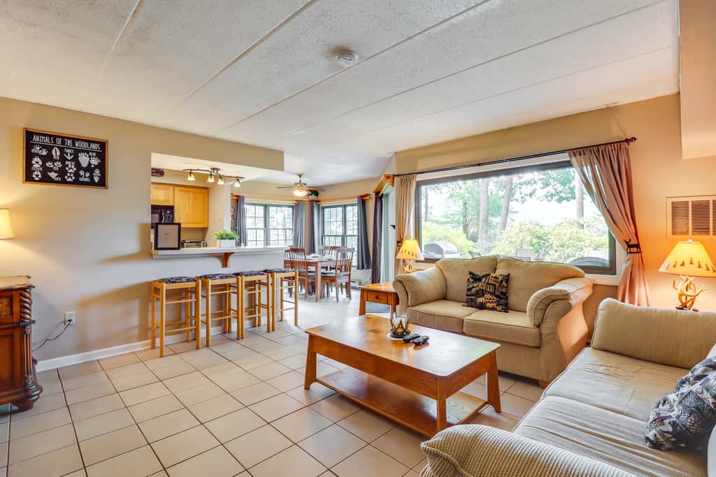 Steps to Shore: Scenic Big Boulder Lake Condo!