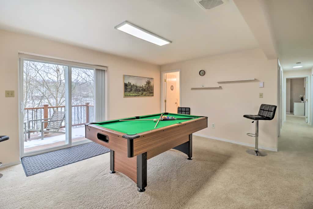 Gas Grill, Lake Access: Scenic Poconos Retreat!