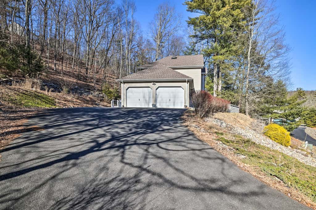 Movie Room, Hot Tub: Pocono Vacation Rental!