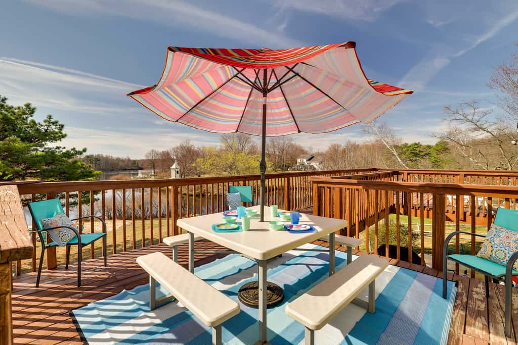 Dock + Fire Pit: Lakefront Poconos Retreat!