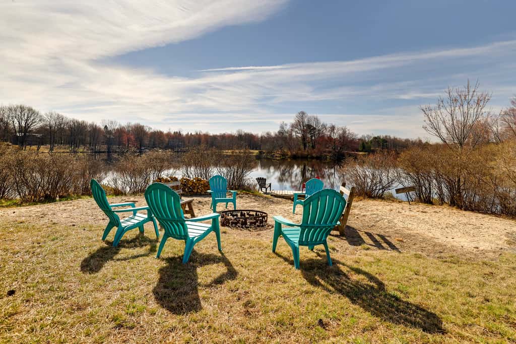 Dock + Fire Pit: Lakefront Poconos Retreat!