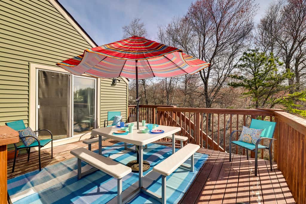 Dock + Fire Pit: Lakefront Poconos Retreat!