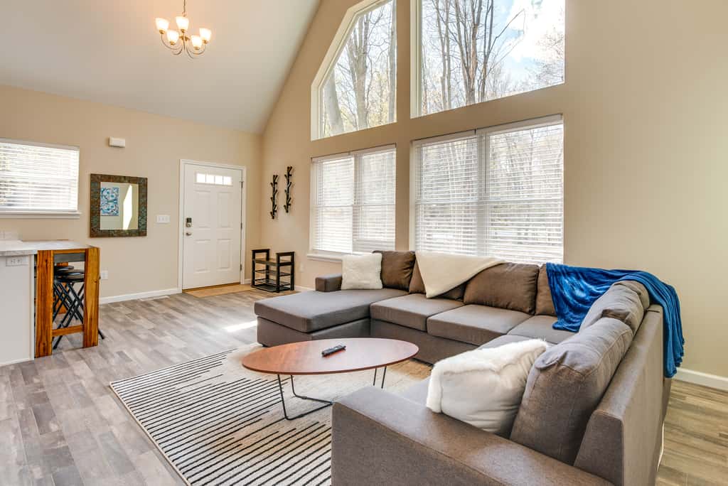 Hike & Ski: Pocono Lake Home w/ Community Perks!