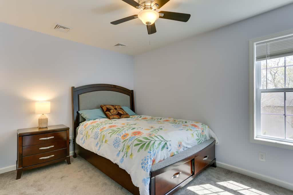 Walk to Lake Wallenpaupack: Poconos Vacation Home